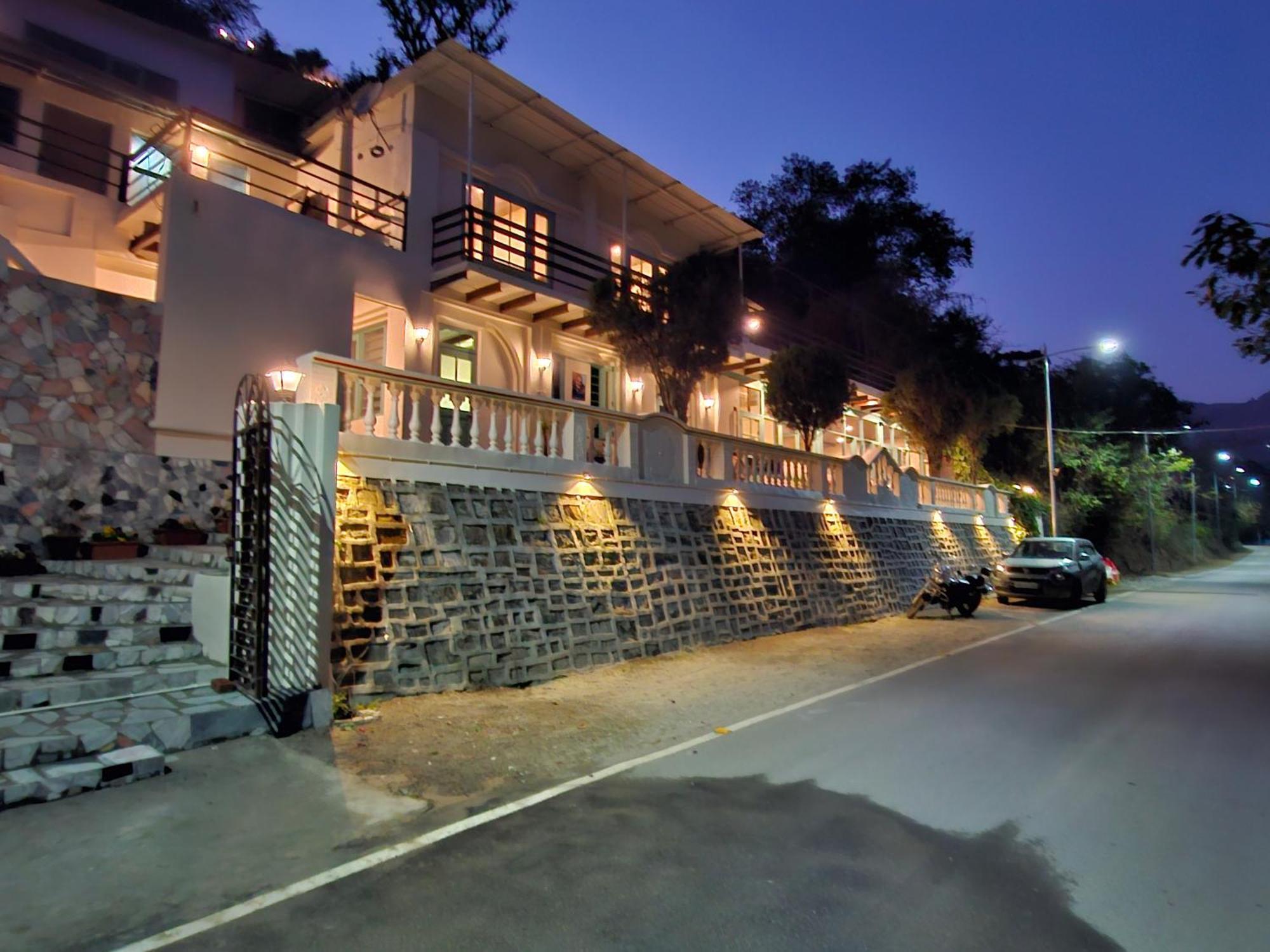 Happy Owls Lakeside Lodge Bhīm Tāl Exterior foto